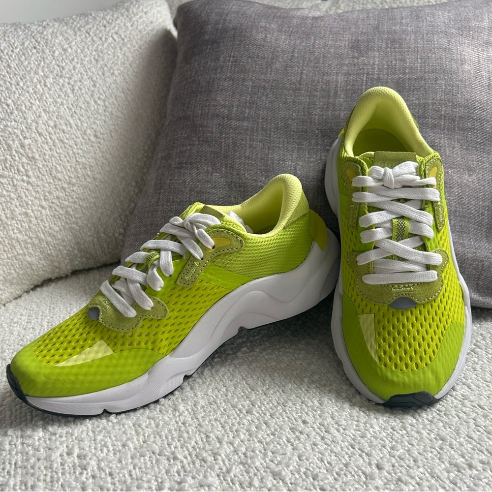 Sorel kinetic neon Lace up sneakers NIB 9